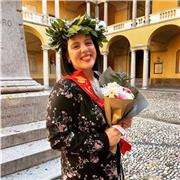 Laureata in lettere e magistrale in storia dell’arte: italiano, storia, latino, letteratura italiana e Latina, storia dell’arte